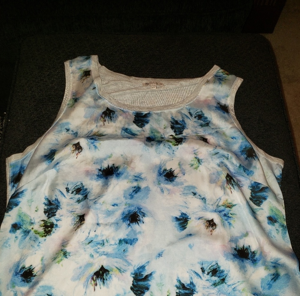 Gray/ blue sleeveless top